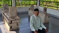 Juru kunci Kompleks Makam Tumenggung Yudhanegara II. (Foto: Liputan6.com/Muhamad Ridlo)