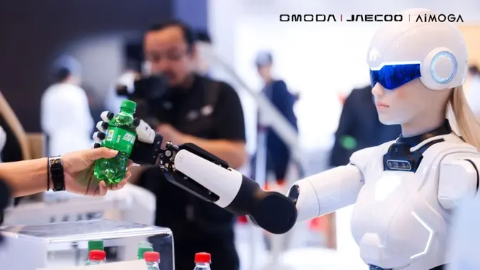 <p>Robot humanoid AiMOGA di Acara OMODA & JAECOO International User Summit 2025 (Istimewa)</p>