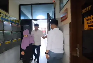 Kalap Kena Tipu Akun Bodong, Wanita di Medan Sandera Karyawan PS Store Pakai Parang