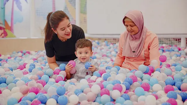 Tradisi Menamai Cucu Jokowi Minimal 3 Suku Kata Berlanjut, Terbaru Bebingah Anak Erina Gudono dan Kaesang Pangarep