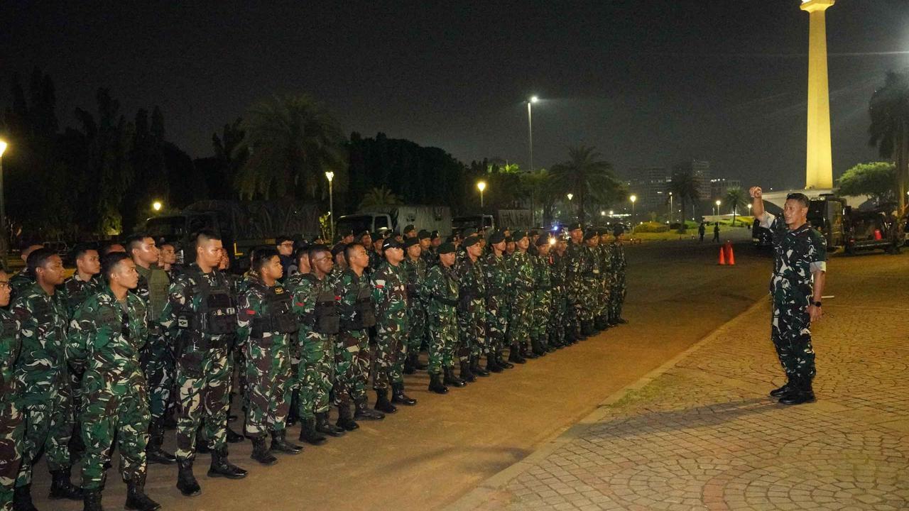 FOTO: Jaga Stabilitas Jakarta, TNI AD Gelar Patroli Skala Besar
