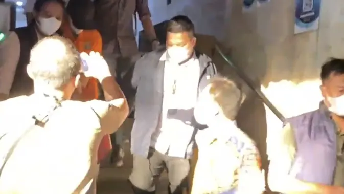 Penampakan 2 Tersangka Challenge Hafalan Al-Qur'an Berhadiah Miras Berbaju Tahanan