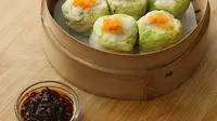 Resep Praktis Dimsum Dada Ayam ala Chef Devina Hermawan yang Cocok untuk Diet. (Dok: IG @dewinahermawan https://www.instagram.com/reel/DJGgJRBT5-w/?igsh=MTJqZjAzdzRueXp1aw==)