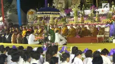 Prosesi​ perayaan​ ini​,​ berlangsung hikmat dan kemudian ditutup dengan melakukan ritual pradaksina atau berjalan memutari candi, sebanyak tiga kali.