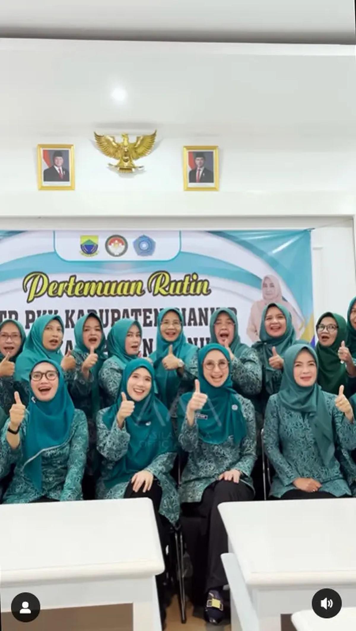 6 Potret Avi Basalamah Istri Ramzi Jadi Ibu PKK, Jabat Ketua Bidang 1 TP PKK Kab. Cianjur