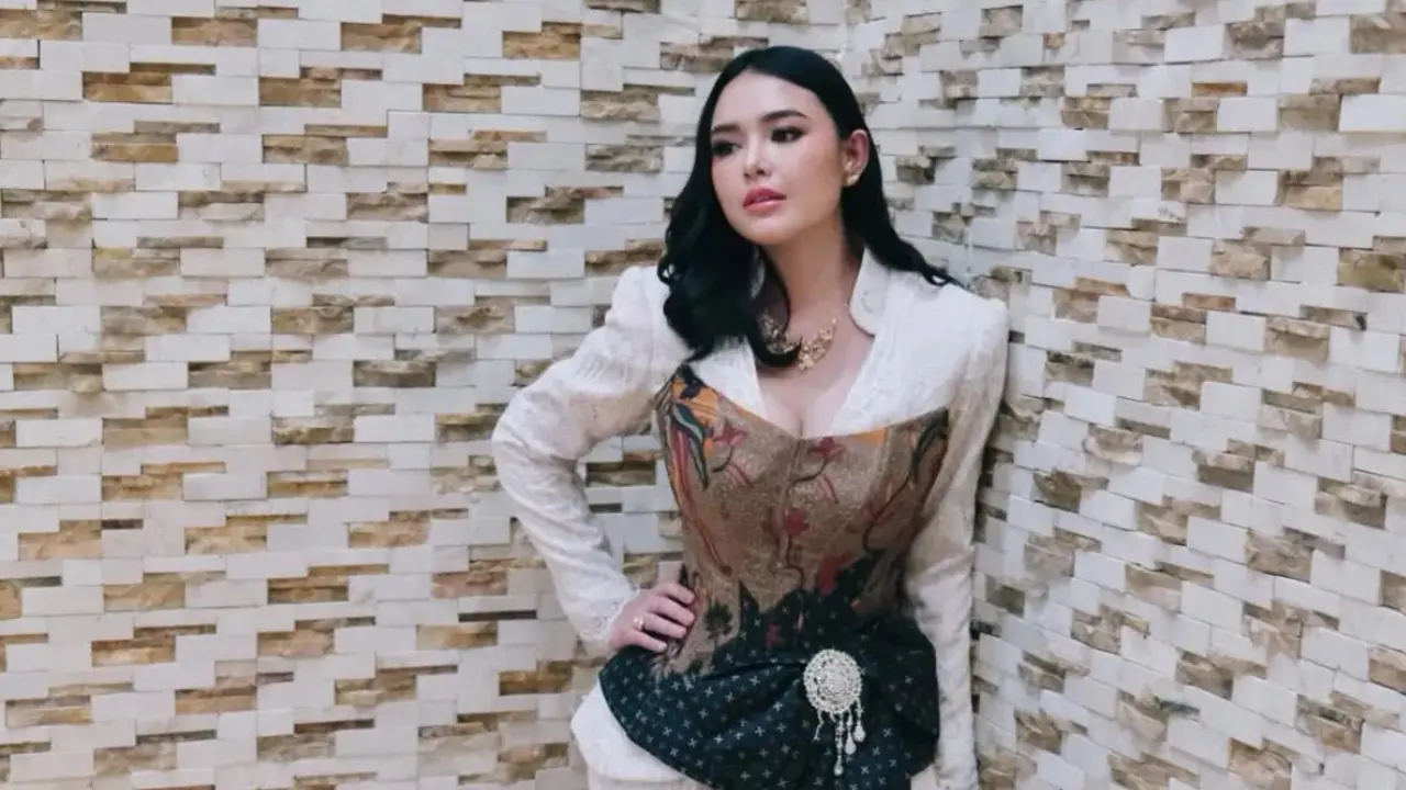 Amanda Manopo Tampil Perdana di Publik Saat Gala Premiere Jangan Buang Ibu. [@bellyverzon]