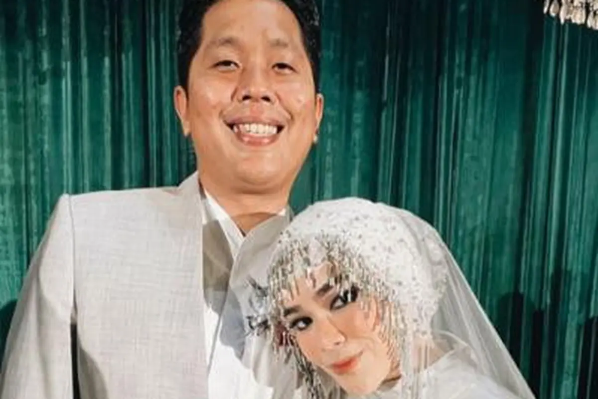Tiba-tiba Umumkan Nikah, Ini 6 Momen Pernikahan Sivia Azizah Mantan Personel Blink