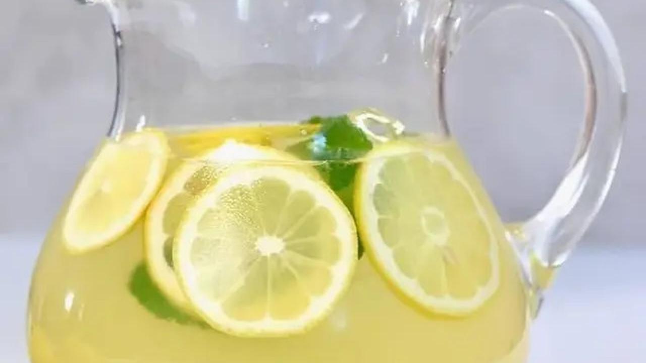 Cara Membuat Es Lemon Sederhana yang Ampuh Turunkan Kolesterol