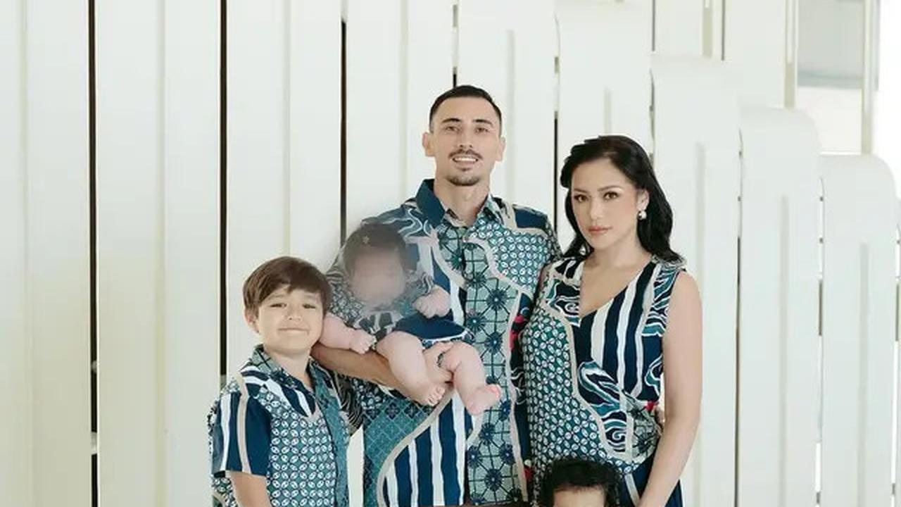 6 Potret Foto Keluarga Jessica Iskandar dan Vincent Verhaag, Pemotretan Kedua Baby Hagia