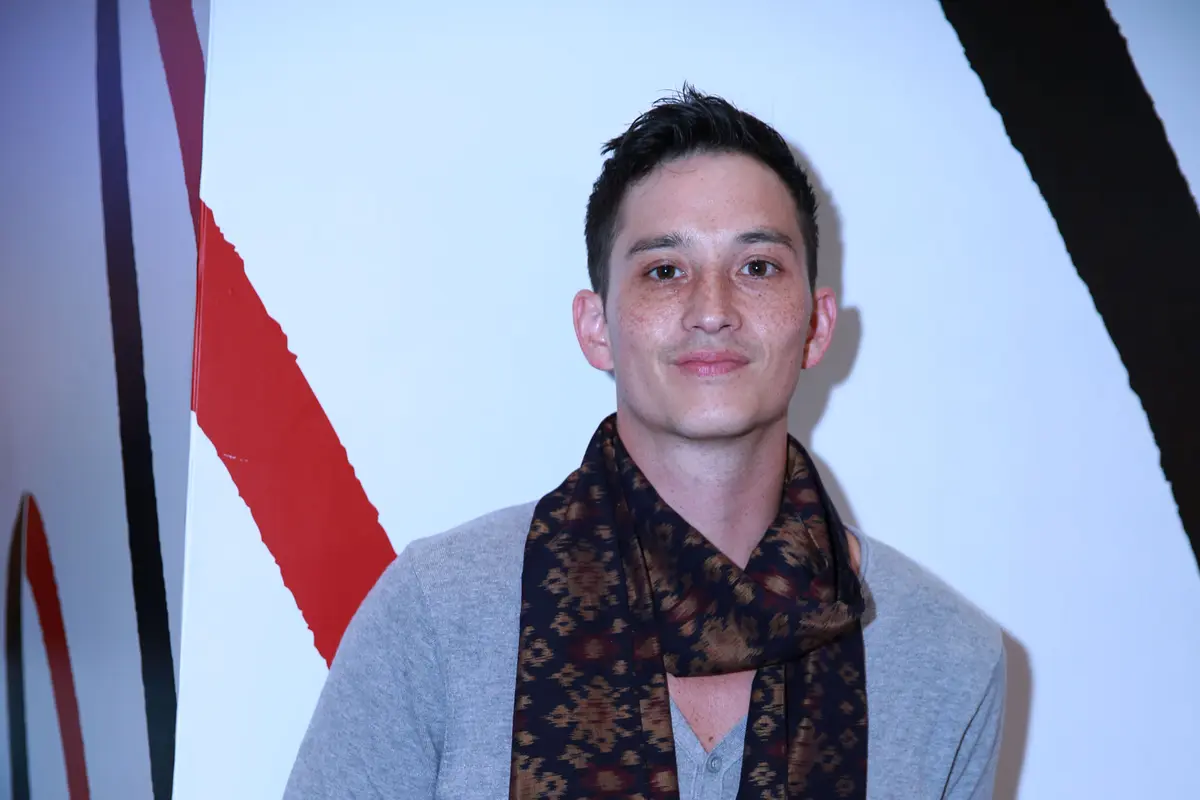 [Bintang] Mike Lewis