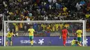 Pemain Afrika Selatan tampak kecewa usai takluk dari Senegal pada laga kualifikasi Piala Dunia 2018 di Stadion The Peter Mokaba, Jumat (10/11/2017). Senegal menang 2-0 atas Afrika Selatan. (AFP/Phill Magakoe)