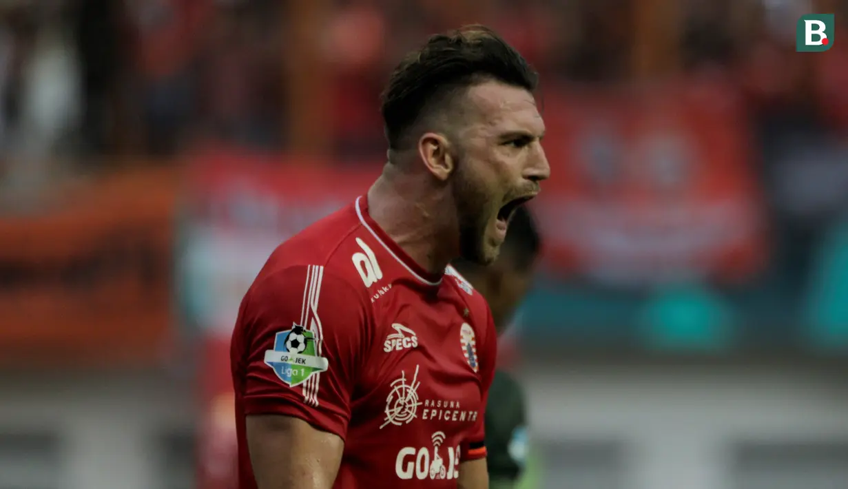 Striker Persija Jakarta, Marko Simic, berteriak saat melawan PS Tira pada laga Liga 1 di Stadion Wibawa Mukti, Jawa Barat, Sabtu (10/11). Kedua klub bermain imbang 0-0. (Bola.com/Yoppy Renato)