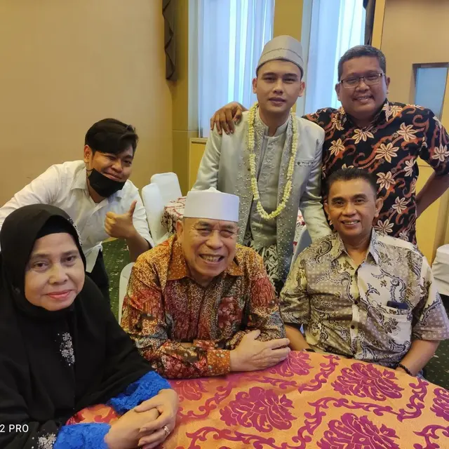 6 Momen Reuni Pemain Tukang Bubur Naik Haji di Pernikahan Adam Rama