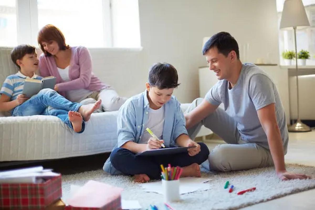 Tak Hanya Menafkahi, Ketahui 5 Peran Utama Ayah dalam Mendidik Anak