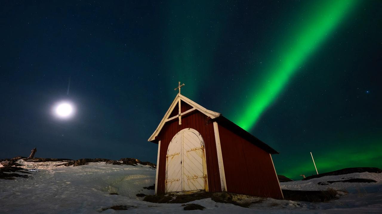 FOTO: Keindahan Menakjubkan Aurora Borealis di Langit Greenland