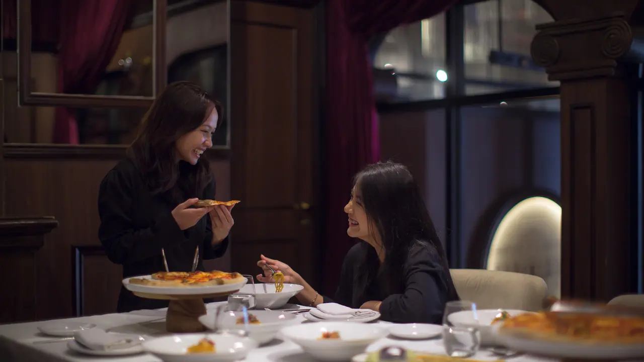 wanita mei pasangan sahabat