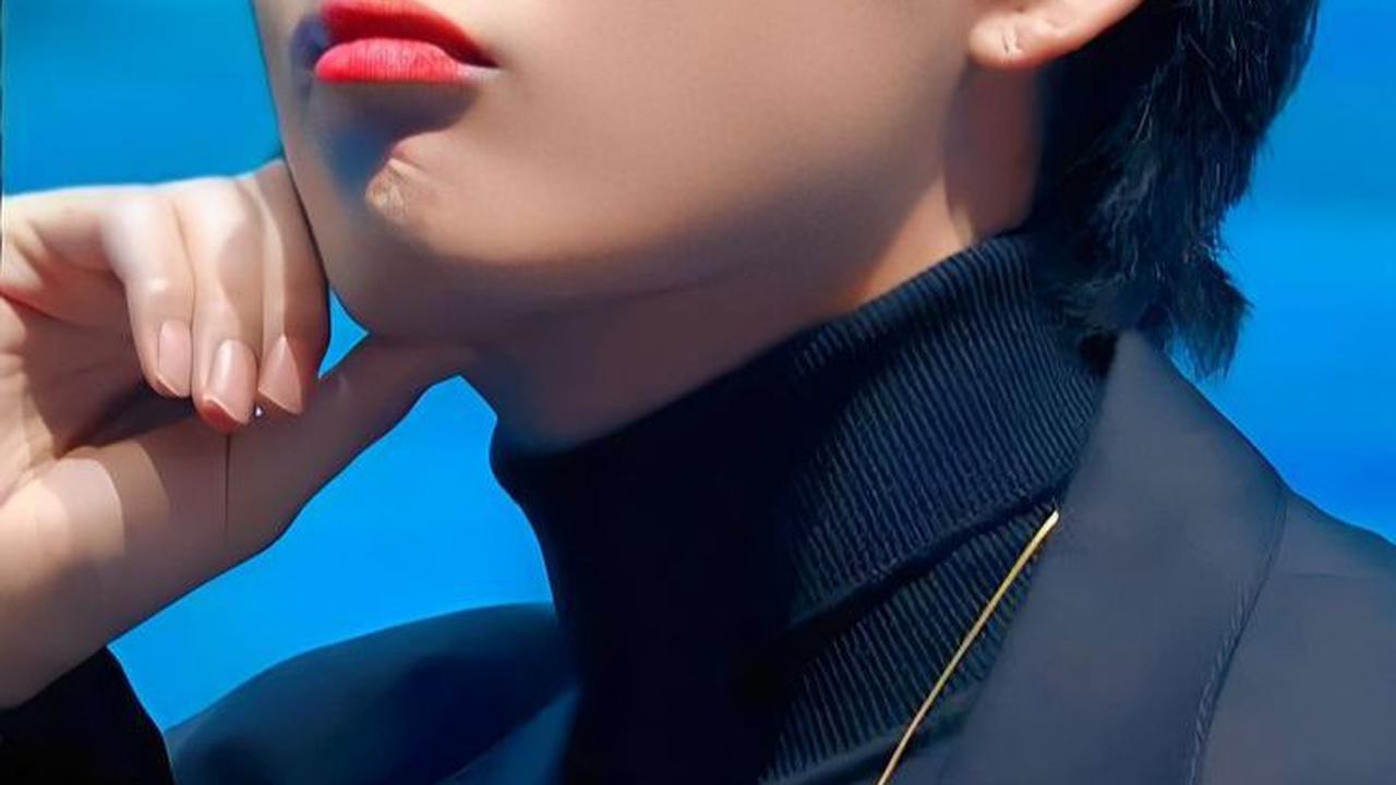 Debut solo yang spektakuler ini hanyalah awal dari perjalanan gemilangnya dalam industri musik. Teruslah mengikuti jejak sukses V BTS yang akan terus berkilau dalam musik dan hiburan.