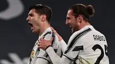 Striker Juventus, Alvaro Morata (kiri) bersama Adrien Rabiot melakukan selebrasi usai mencetak gol ketiga timnya ke gawang Lazio dalam laga lanjutan Liga Italia 2020/21 di Allianz Stadium, Turin, Sabtu (6/3/2021). Juventus menang 3-1 atas Lazio. (AFP/Miguel Medina)