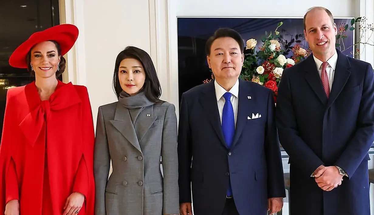 Kate Middleton dan Pangeran William berpose bersama Presiden Korea Selatan Yoon Suk Yeol dan Ibu Negara Kim Keon Hee. (dok. Instagram @princeandprincessofwales/