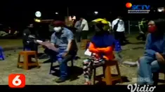 Pemerintah Kabupaten Lamongan menggelar sidang di tempat atau di lokasi pelaksanaan razia, bagi pelanggar protokol kesehatan Covid-19, dengan tujuan menyadarkan masyarakat agar patuh menggunakan masker. Hal yang sama juga diterapkan Pemkab Sidoarjo.