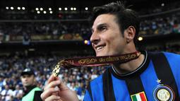 Satu dari sekian banyak prestasinya di lapangan adalah saat berhasil membawa Inter Milan menuju puncak kesuksesan dengan meraih trebel winner pada tahun 2010. (AFP/Christophe Simon)