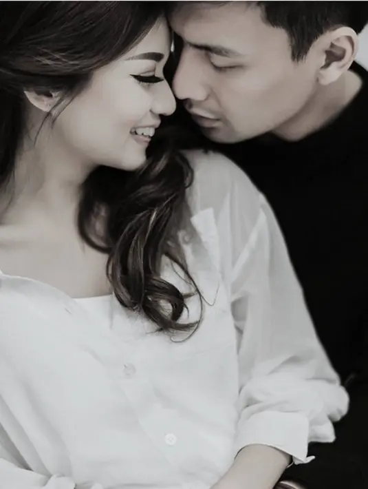 ‎"Untuk sarapan aku belum masak karena baru pertama kali di rumah. Palingan baru masakin mie instan doang," ungkap Stella Cornelia, di kawasan Tendean, Jakarta Selatan, Selasa (25/7/2017). (Instagram/fendychow)