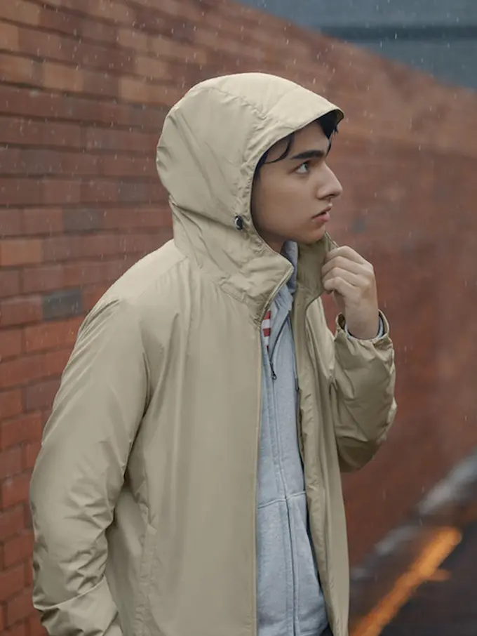Padu Padan Parka di Musim Hujan untuk Tampilan Kasual