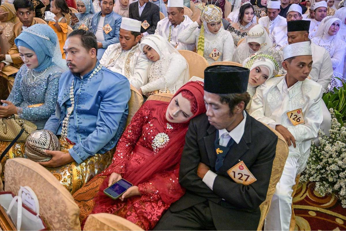 FOTO: 285 Pasangan Ikuti Isbat Nikah Massal di Surabaya