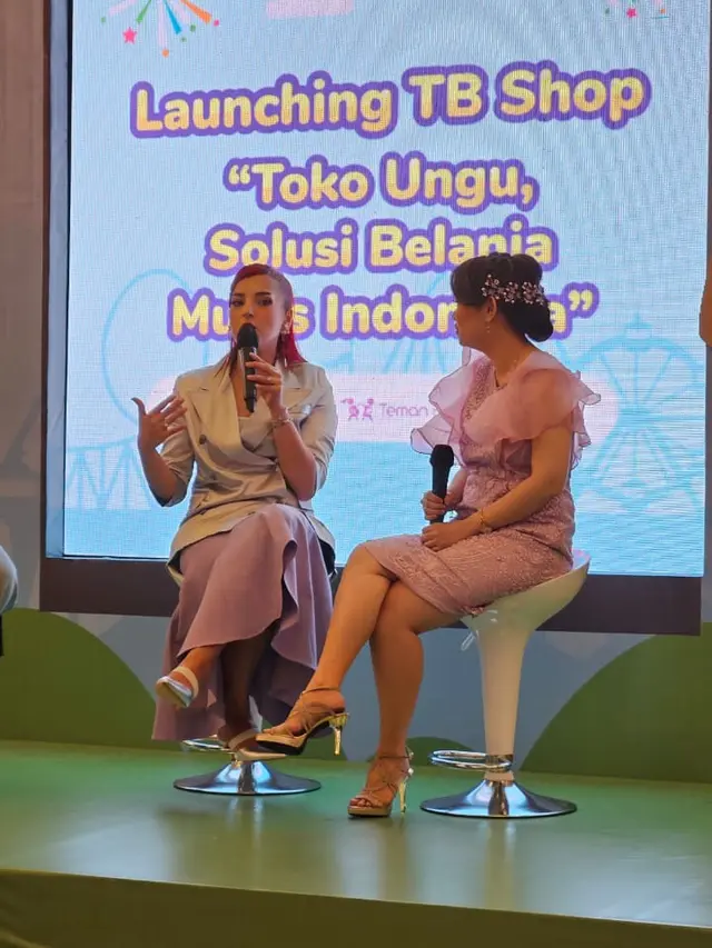 Tasya Farasya Bercerita Banyak Mengenai Pengalamannya Berbelanja Online Membeli Perlengkapan untuk Anaknya. Bagi Tasya, Belanja Online Adalah Healing untuk Ibu Baru Sepertinya Saat Itu (Liputan6.com/Aditya Eka Prawira)