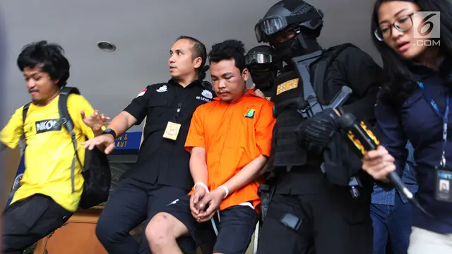 Raut Wajah Pembunuh Satu Keluarga di Bekasi