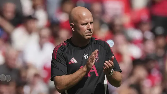 Arne Slot Tuntut Liverpool Perbaiki Pertahanan Usai Kalah di Community Shield