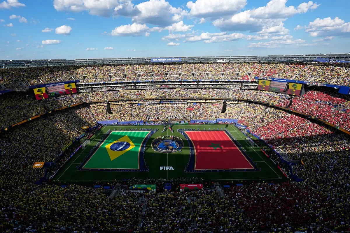Bendera Brasil dan Maroko menghiasi permukaan lapangan menjelang laga Grup C Piala Dunia 2026