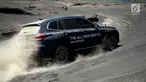Uji coba BMW All New X3 saat berlangsungnya BMW Media Driving Experience 2018 di Taman Nasional Bromo Tengger Semeru, Pasuruan, Jawa Timur, Rabu (9/5). Acara ini diikuti oleh sejumlah jurnalis dari berbagai media nasional. (Liputan6.com/Pool/BMW)