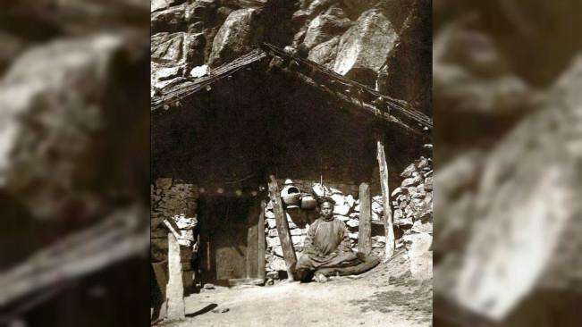 	Lachen Gomchen Rinpoche. (Sumber Wikimedia Commons)