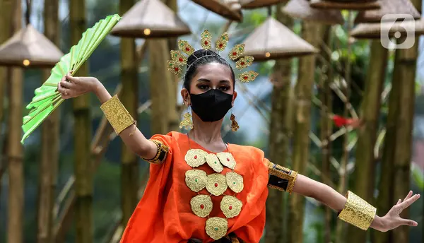 Profil dan Perjalanan Karier Rigen Rakelna, Komika Asal Bima NTT ...
