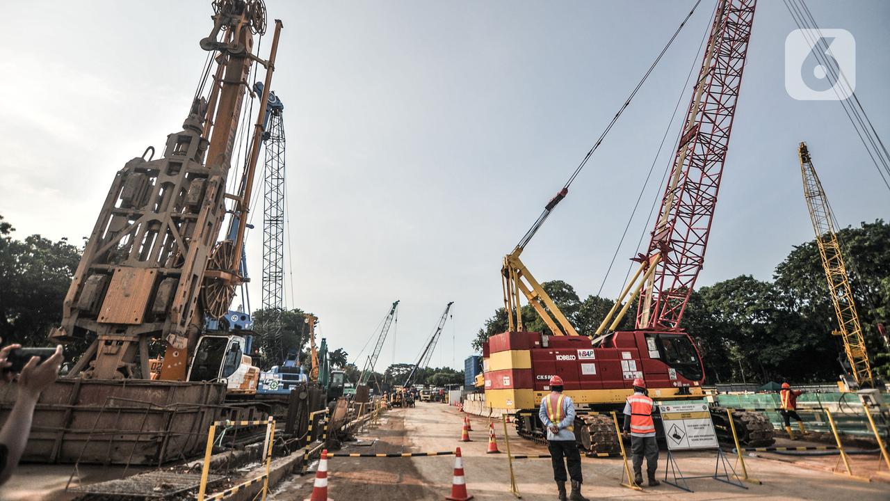 FOTO: Memantau Progres MRT Jakarta Fase 2A