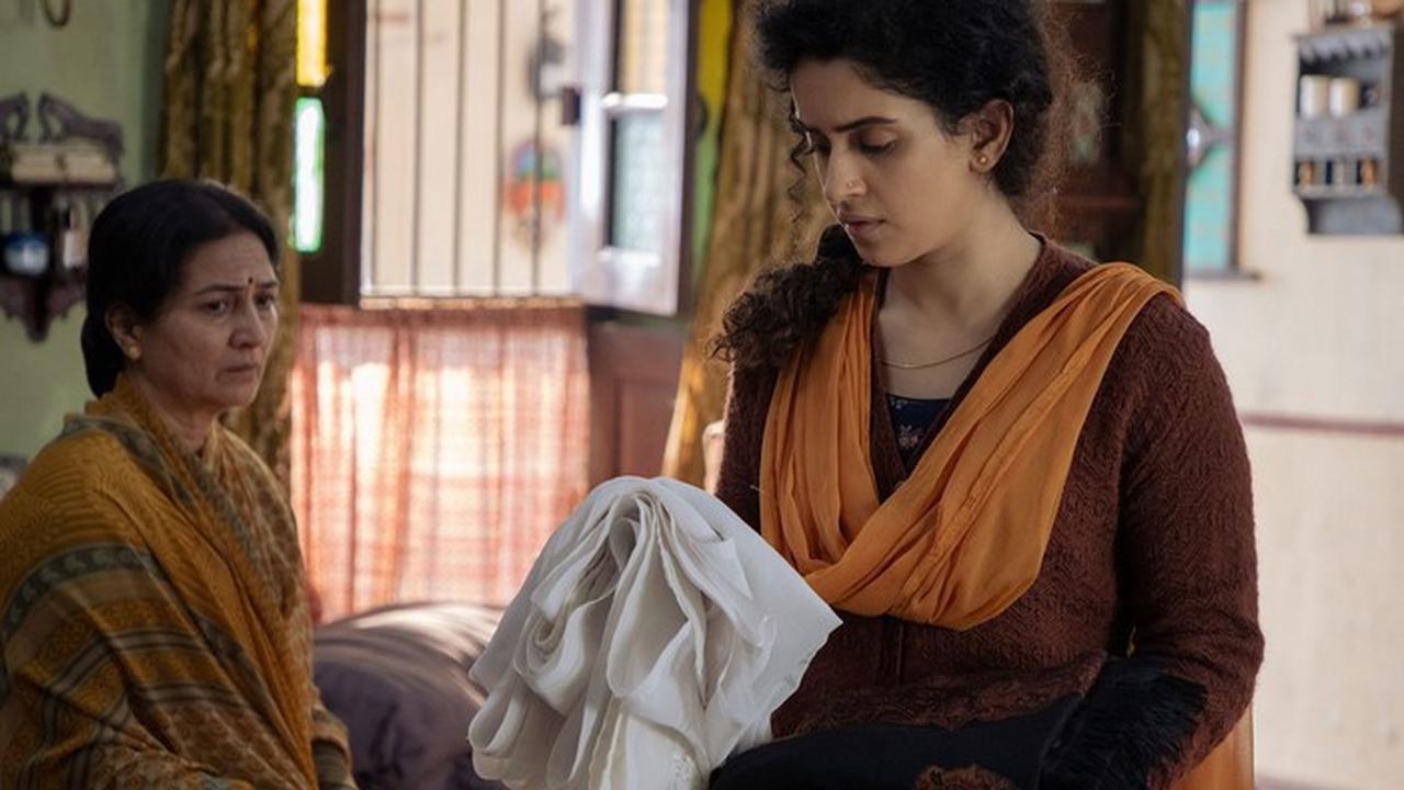9 Rekomendasi Film India Keluarga Terbaru Sajikan Drama, Komedi, dan Nilai Kehidupan - Cocok Jadi Hiburan Seru