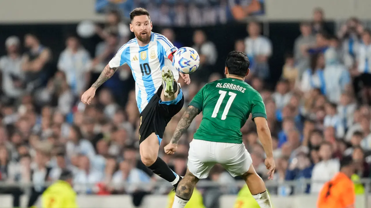 Foto: Parade Aksi dan Gol Lionel Messi Saat Membawa Argentina Pesta Gol ke Gawang Bolivia