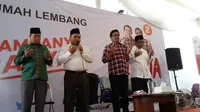 Cawagub DKI Jakarta Djarot Saiful Hidayat berdoa bersama untuk Ahok di Rumah Lembang, Menteng, Jakarta. (Liputan6.com/Delvira C Hutabarat)