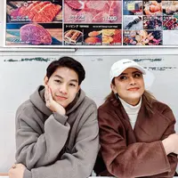 Bak couple goals, Awkarin dan Alden kerap tampil dengan OOTD couple yang serasi. @narinkovilda.