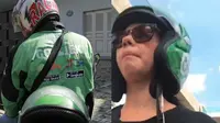 Bawa Artis Cantik, Driver Ojek Online Ini Malah Buat Status Menohok
