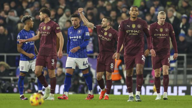 Foto: Beda Nasib dengan Rival Sekota, Manchester City Pesta Gol ke Gawang Ipswich Town di Liga Inggris