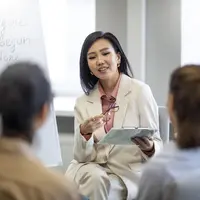 Sahabat Fimela, inilah 6 keuntungan menjadi seorang ekstrovert yang perlu diketahui supaya kita menjadi lebih berani dan berorientasi ke depan. Yuk, intip di bawah ini!  (Foto dok: Freepik/EyeEm).