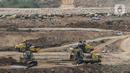 Aktivitas pekerja proyek pembangunan Bendungan Ciawi dan Sukamahi di Ciawi, Kabupaten Bogor, Jawa Barat, Jumat (3/9/2021). Menteri Pekerjaan Umum dan Perumahan Rakyat Basuki Hadimuljono mengatakan pada 2021 akan diselesaikan proyek 13 bendungan di Indonesia. (Liputan6.com/Herman Zakharia)