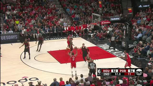 Berita video game recap NBA 2017-2018 antara Houston Rockets melawan Portland Trail Blazers dengan skor 115-111.