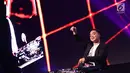 Penampilan Dipha Barus menutup panggung XYZ Day Creator Award 2018  di Senayan City, Jakarta, Rabu (25/4). Tak ingin mengecewakan, Dipha Barus membayar kesetiaan pengunjung XYZ Day 2018 dengan penampilan yang memukau. (Liputan6.com/Immanuel Antonius)