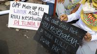 Organisasi tersebut yakni Ikatan Dokter Indonesia (IDI), Persatuan Perawat Nasional Indonesia (PPNI), Ikatan Bidan Indonesia (IBI), Persatuan Dokter Gigi Indonesia (PDGI), dan Ikatan Apoteker Indonesia (IAI). (Liputan6.com/Herman Zakharia)