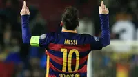 Bintang Barcelona, Lionel Messi menctak satu gol saat timnya mengalahkan Arsena 3-1 pada leg kedua 16 besar liga Champions di Stadion Camp Nou, Barcelona, Kamis (17/3/2016) dini hari WIB. (AFP/Pau Barrena)