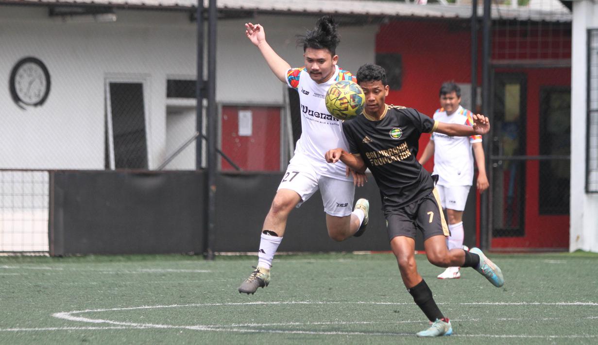 <p>Sementara itu pada posisi kedua ada Bina Karya FC, yang berhak lolos ke babak perempat final dengan status runner-up. Bina Karya FC sebetulnya juga tampil baik mereka menang 6-0 atas Vilmut FC dan 5-0 atas Koala FC. (Dok. Bola Sunday League)</p>