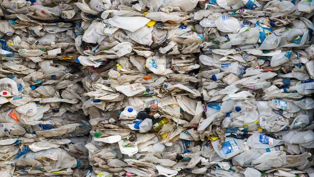 Malaysia Kembalikan Limbah Plastik ke Negara Asal